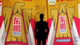 公司即將破產，他冒險承包還請謝霆鋒代言，今賺到300多億身家 