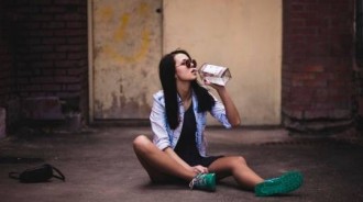 48歲女同事哭訴找不到好男人！「我明明要求不多」同事一看「簡單擇偶條件」：可能要等到84歲 
