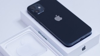 網紅批「小學生拿iPhone12」太好命　網友：這樣根本比不完