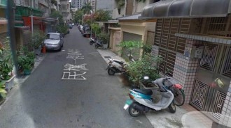 停機車被鄰居貼條警告「再停會找員警來」，車主貼條霸氣回嗆，隔天鄰居默默撕下不再說話，網：就得這麼治 