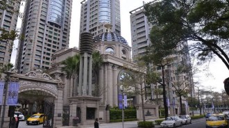 堂哥是億萬富豪！提出「把兒子過繼給我」他忍淚答應　卑微喊「不想有階級複製」網安慰：對孩子是好事 