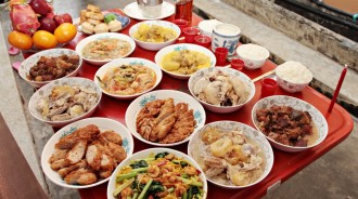買果凍三牲＋汽水拜拜！媳婦被公公痛罵「妳會遭天譴」節日「煮湯圓也挨轟」網嘆：確實做錯了 