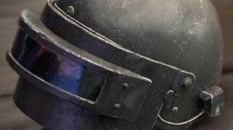 她送愛玩吃雞的男友一頂「三級頭盔」當生日禮物，沒想到內藏玄機…