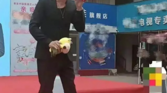 前TVB師奶剎手賣唱掙錢！58歲基本沒戲拍，吃老本26年