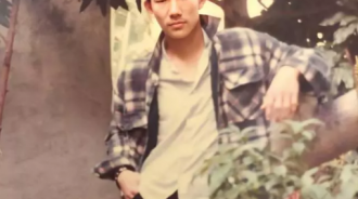 他被老師坑騙，公司倒閉卻意外走紅。如今不紅了，也沒關係