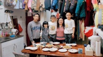 全家靠政府養，單親媽一家7口租套房爽領補助，一查發現孩子全成年，房東傻眼：寄生蟲