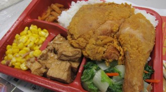 怎麼選？便當店奇葩菜單「雞腿還分左右」老饕揭「口感吃起來真的有差」專家也認證：還更營養！ 