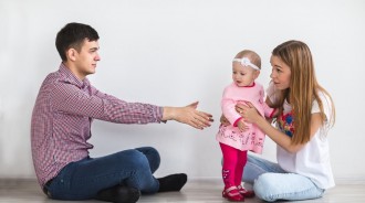 太惡心啦！爸爸給兒子取名「超貴」護士全笑歪　妻子聽後火冒三丈：太坑娃，也不看看你姓啥
