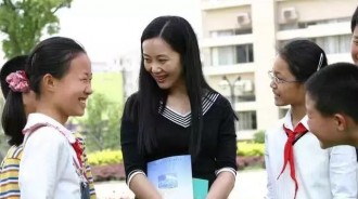 女同桌第一次來例假！暖心男孩向老師要「紅糖泡水」　遇老師追問「應對自如」：情商好高