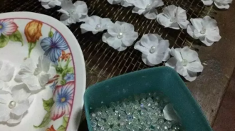 別人家的哥哥！妹妹沒錢買禮服「藝術系哥哥為她親手做」　跳起舞「展開變巨大寶藍花朵」超絕美❤ 