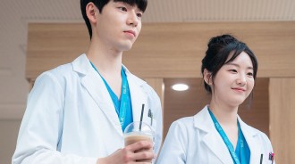突被告知「和小5歲弟是雙胞胎」，19歲正妹揭原因，網掀論戰：這樣也算？