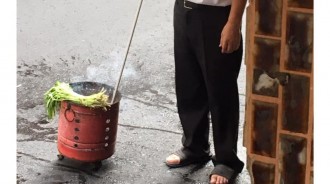 他疑惑問，鄰居阿伯「燒金紙順便燒空心菜」用意為何？專家揭台灣習俗：為了好兄弟阿！
