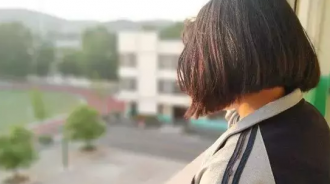 發現女兒早戀！媽媽不打不罵反而拉她去「買衣服」 回家後女兒果斷「分手」：挽救孩子的戀愛觀  