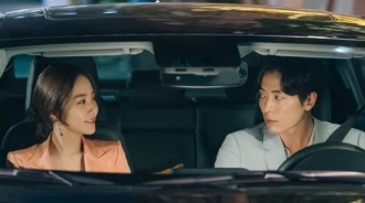 他讓媽媽坐副駕，老婆就當場暴怒....都自己人有需要這樣嗎？