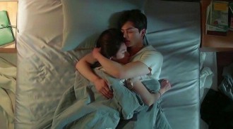 抱女友睡覺，半夜卻被「燙醒」，男友急問這樣正常嗎？