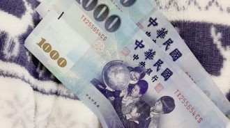 女友抱怨男友為了兩千元鬧分手，對話曝光後場面一面倒~