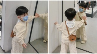好像小小泰迪熊❤️2歲萌底迪「跟媽媽逛街被偷拍」　正臉照被挖出「水汪汪治癒笑眼」戴墨鏡也超帥