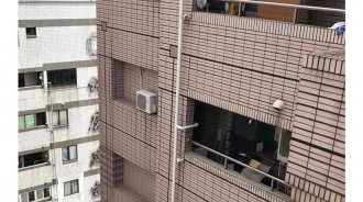 一台冷氣室外機引起爭議！師傅曝光安裝過程....太恐怖了！