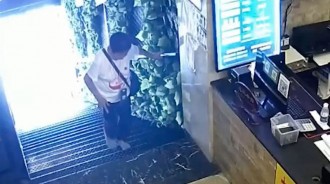 老奶奶每天都到網咖追劇...一問才知道，「原因」太催淚！