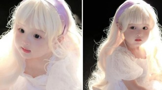 可愛爆擊❤️洋娃娃萌妹「精緻小小臉蛋」宛如精靈公主　巧手扮成「安妮雅、小殭屍」療癒到融化❤️