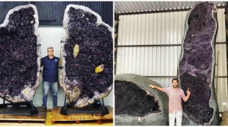 走進流淌星河裡！礦工幸運發現「6公尺高巨型紫水晶洞」　近看「點點星光耀眼閃爍」美到不可思議❤️
