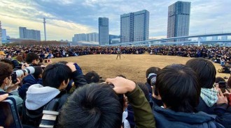 刀劍神域：日本少女cos刀劍神域詩乃，被上千攝影師團團圍住，啥身份啊？