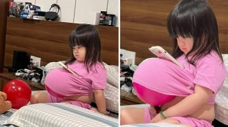 懶惰的人最聰明！女兒追劇「挺肚肚躺床」雙手空空超自由　他仔細一看「發現小聰明妙招」可愛爆表❤️