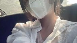 父母相繼離世！22歲女孩「連續9年傳訊息給爸媽」假裝他們還在　「畢業後不敢結婚」怕沒娘家可回