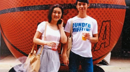 媽，我不吃晚餐了.....男大生「從7樓跳下身亡」母親痛哭崩潰　他遺書上「寫滿同學名字」絕望喊：不要救我