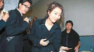 嫌老人住房！50歲女星「堅持80歲母親住小房子」　照片曝光被讚「娛樂圈最孝順女兒」