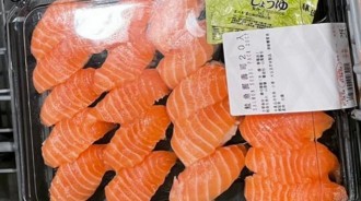 買生魚片放冰箱！他醒來發現「媽媽蒸熟」傻眼哭　網指出1點：媽媽是對的