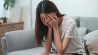 珍藏14箱漫畫被婆家丟掉！夫塞1萬塊「要她閉嘴」　人妻崩潰：錢不能買回憶