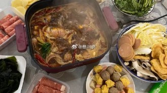 她想吃海底撈「男友買火鍋料上門煮」！吃完直接討要1800元：出去吃也是這價格